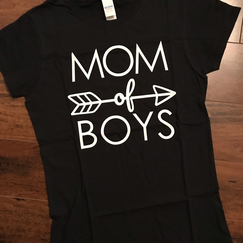 ❤️ Mom of Boys Tee *New, no tags